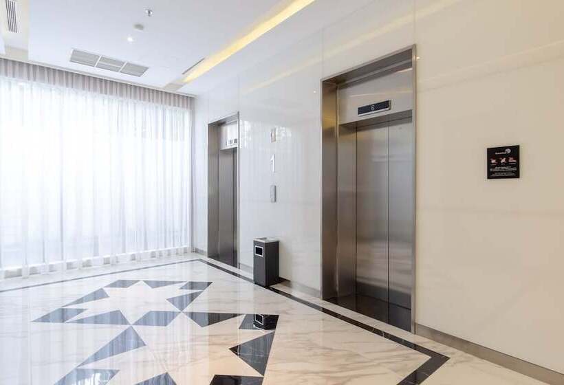 Travel Hub Hotel Kualanamu Airport