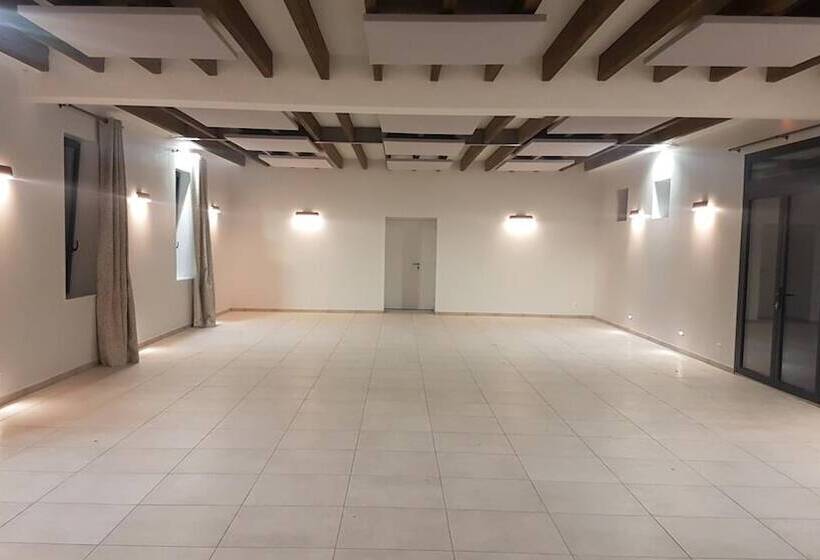 צימר La Poignardière