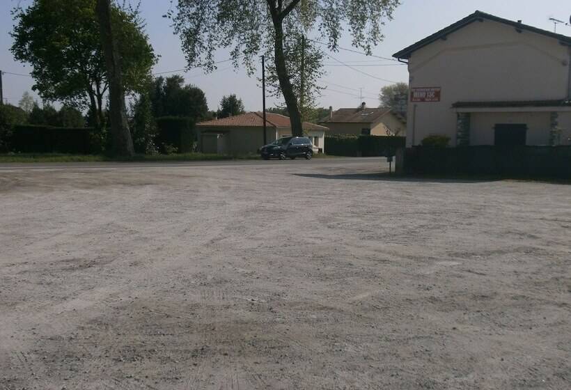 ホテル Auberge Saint Christophe