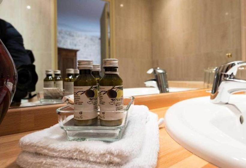 Отель L Ancienne Auberge