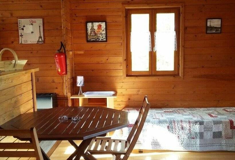 Отель Les Chalets De Fiolles