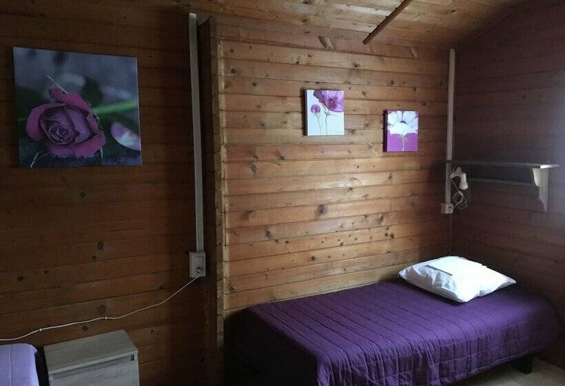 Отель Les Chalets De Fiolles