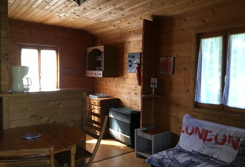 Отель Les Chalets De Fiolles