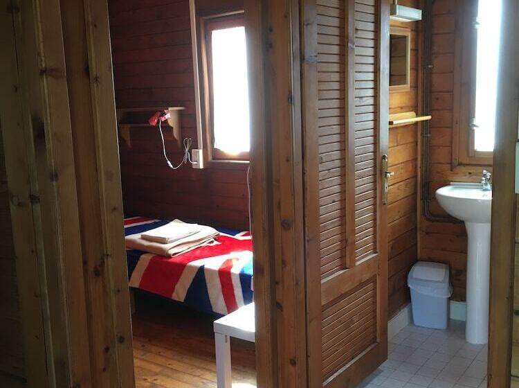 Отель Les Chalets De Fiolles