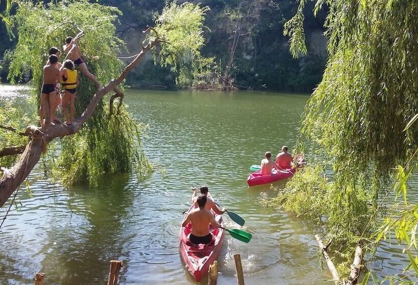 Отель Les Chalets De Fiolles