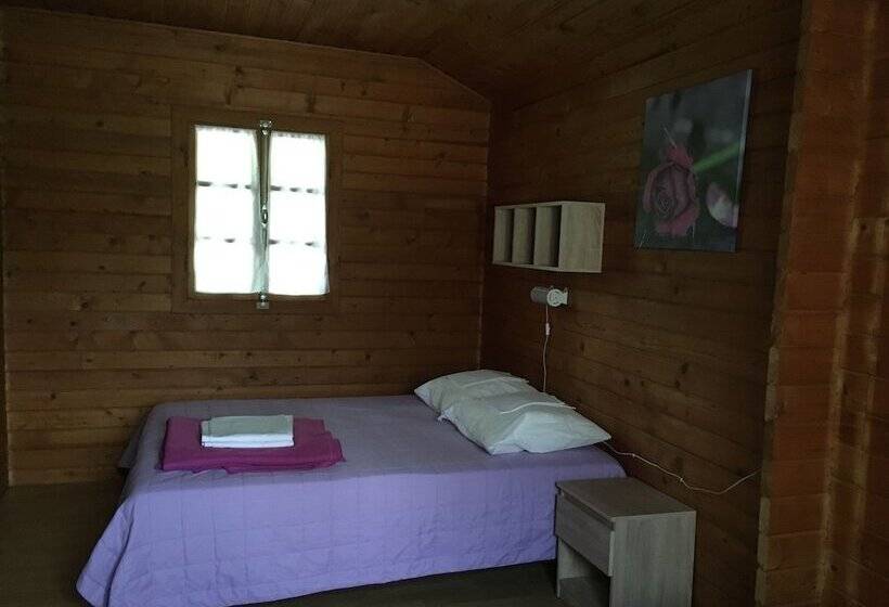 Отель Les Chalets De Fiolles