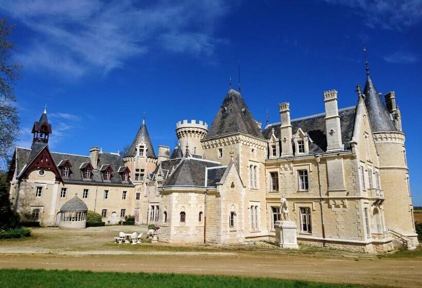 ペンション Château Des Chevaliers De Londigny