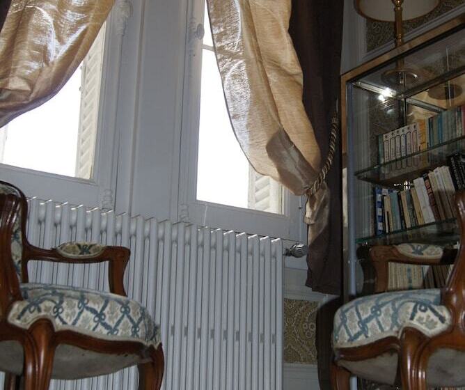 ペンション Château Des Chevaliers De Londigny