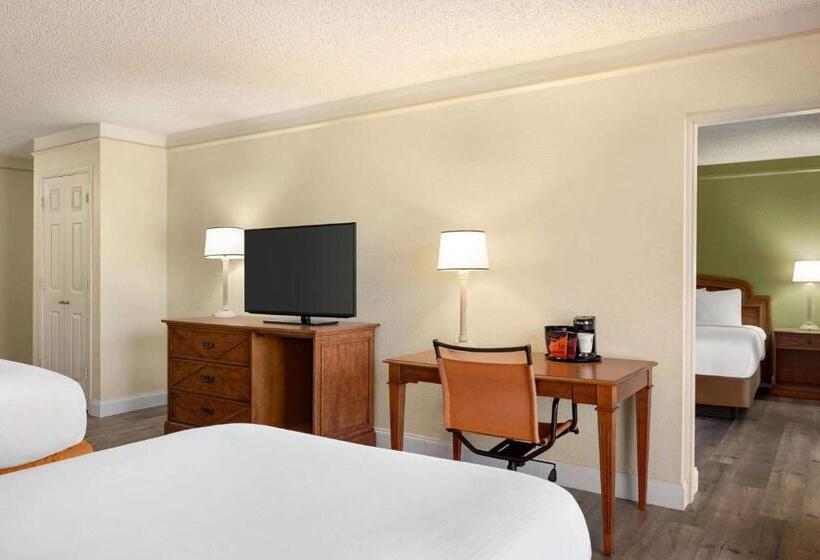 호텔 Baymont By Wyndham Daytona Beach   Intl Speedway