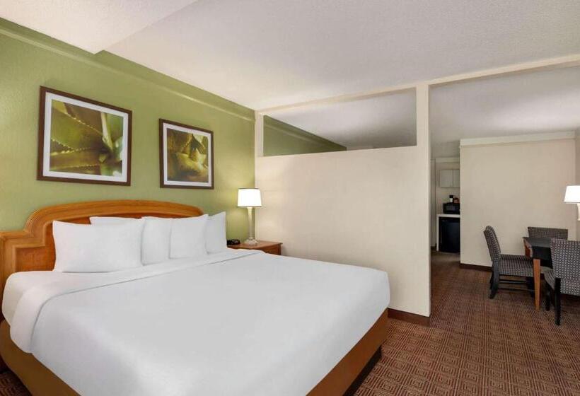 호텔 Baymont By Wyndham Daytona Beach   Intl Speedway