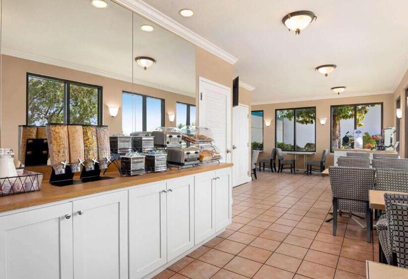 فندق Baymont By Wyndham Daytona Beach   Intl Speedway