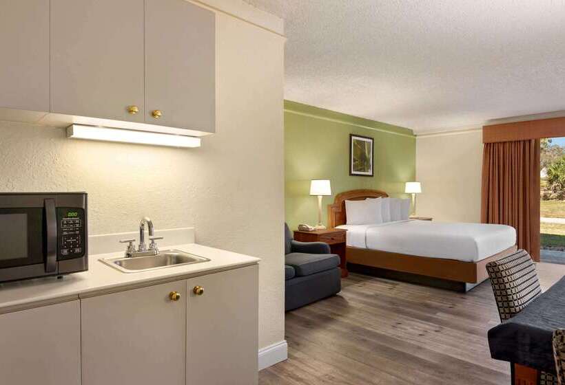 فندق Baymont By Wyndham Daytona Beach   Intl Speedway