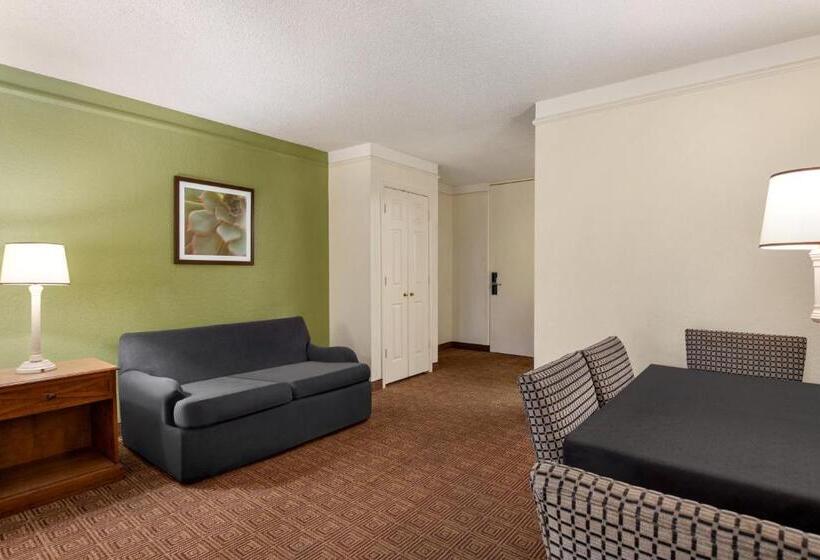 فندق Baymont By Wyndham Daytona Beach   Intl Speedway