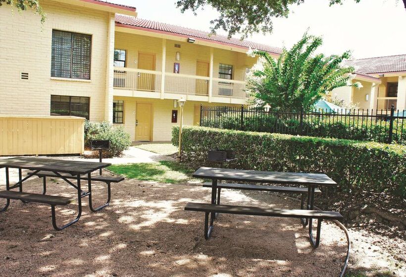 فندق Baymont By Wyndham Houston La Porte