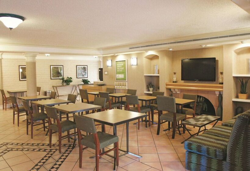 בית מלון כפרי Baymont By Wyndham Houston La Porte