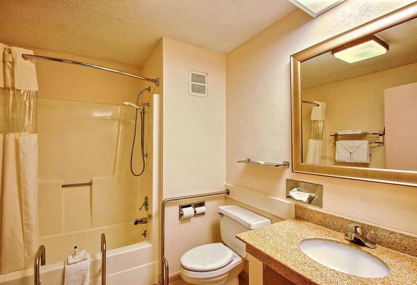 فندق Best Western Martinsville Inn