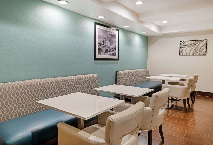 בית מלון כפרי Best Western Plus Greenwood Indy South Inn