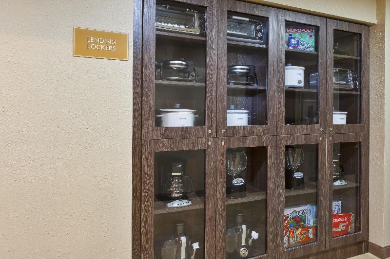 Отель Candlewood Suites Grand Rapids Airport, An Ihg