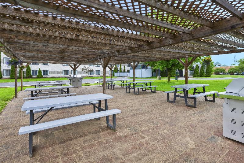 Отель Candlewood Suites Grand Rapids Airport, An Ihg