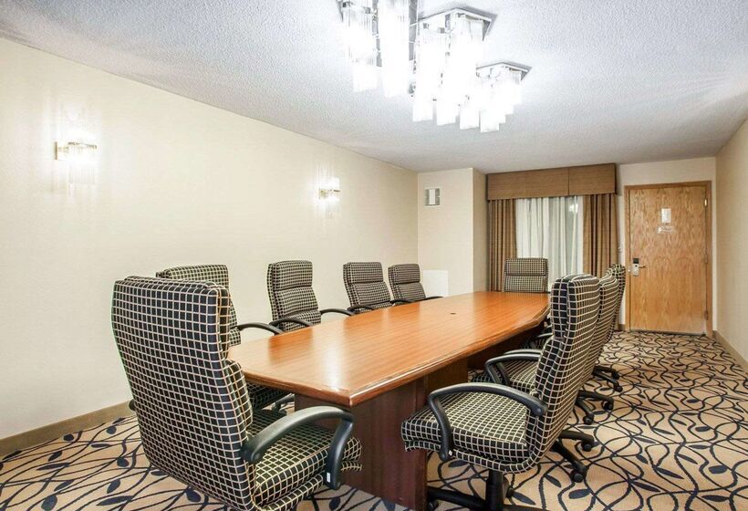 בית מלון כפרי Comfort Inn Bourbonnais Near I57