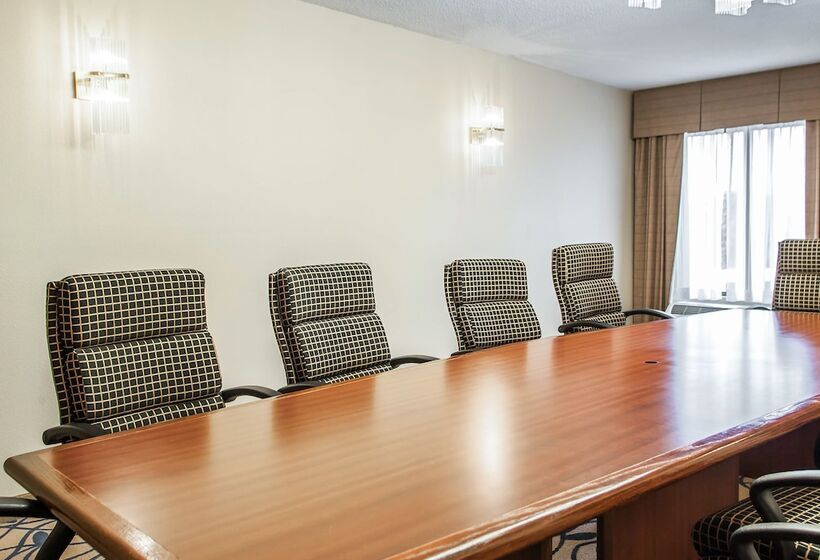 בית מלון כפרי Comfort Inn Bourbonnais Near I57