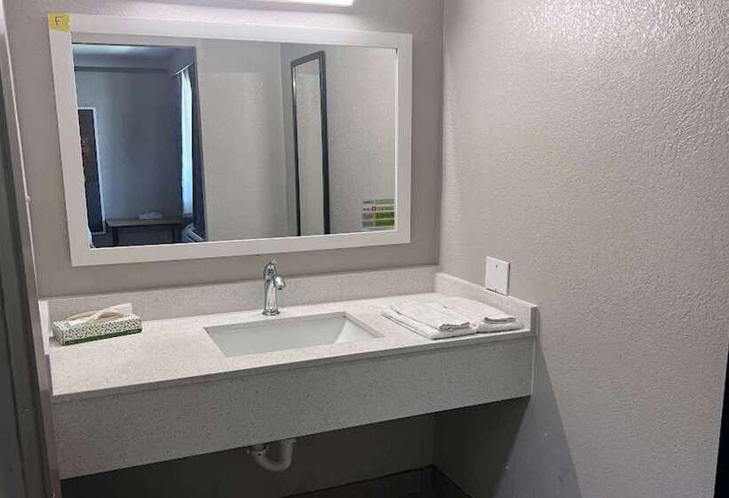 فندق Days Inn By Wyndham Sulphur West