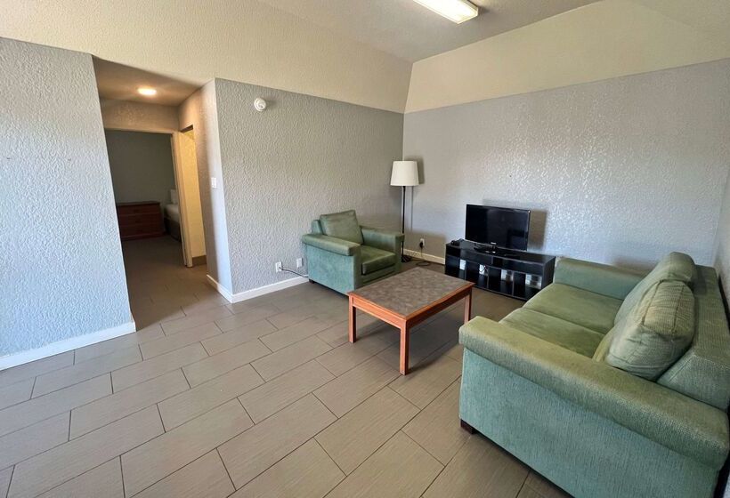 فندق Days Inn By Wyndham Sulphur West