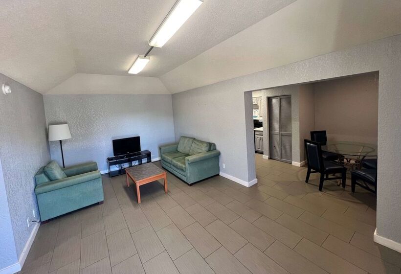 فندق Days Inn By Wyndham Sulphur West