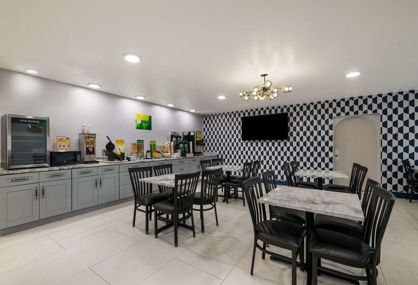 Отель Quality Inn & Suites Altamonte Springs Orlando North