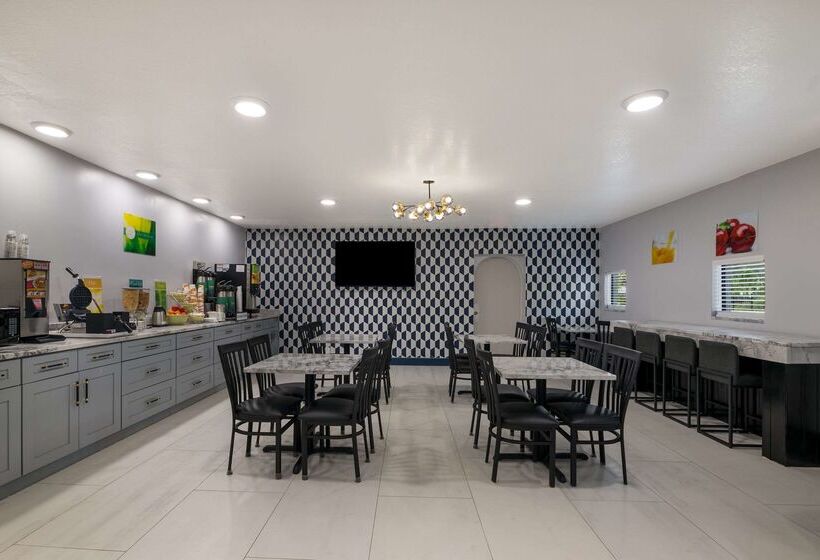 Отель Quality Inn & Suites Altamonte Springs Orlando North