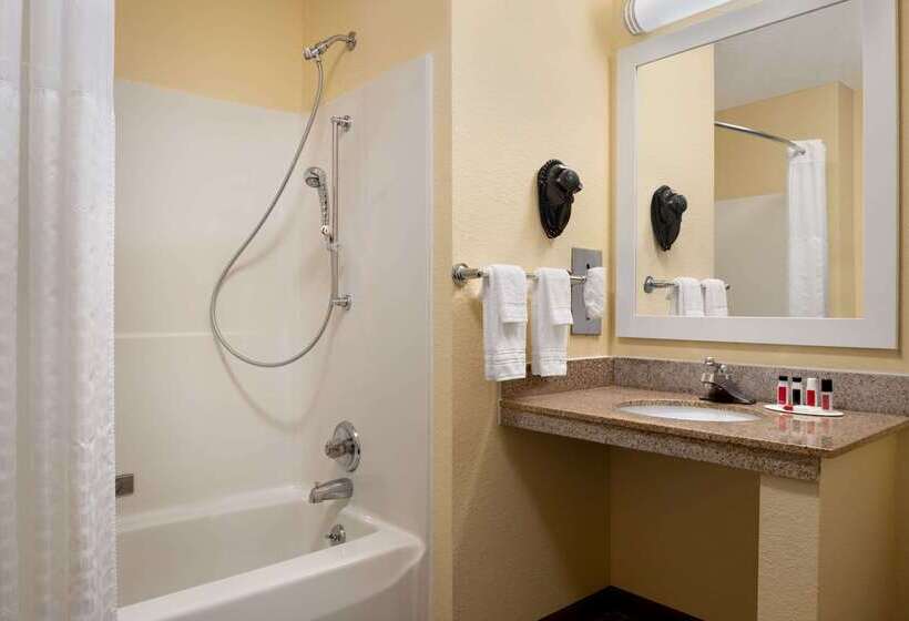 فندق Days Inn & Suites By Wyndham Merrillville