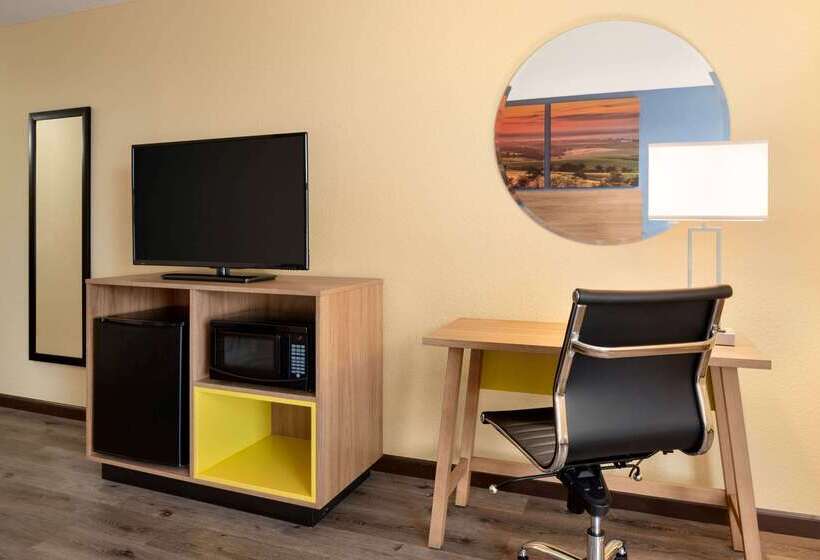 فندق Days Inn & Suites By Wyndham Merrillville