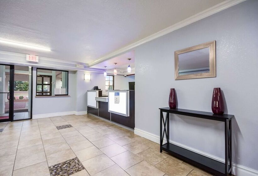 فندق Econo Lodge