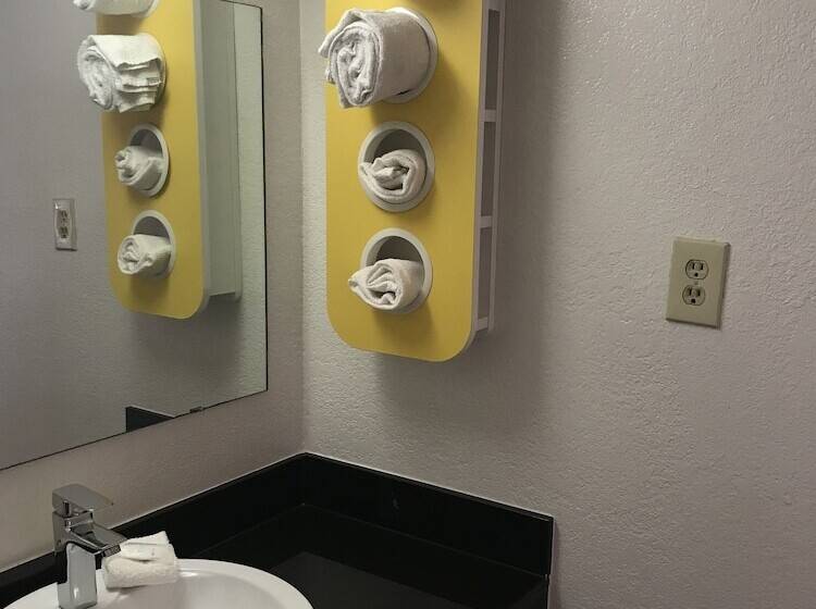 فندق Econo Lodge