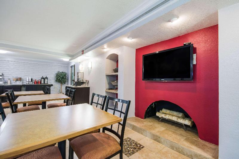 فندق Econo Lodge