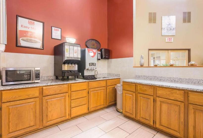 فندق Econo Lodge