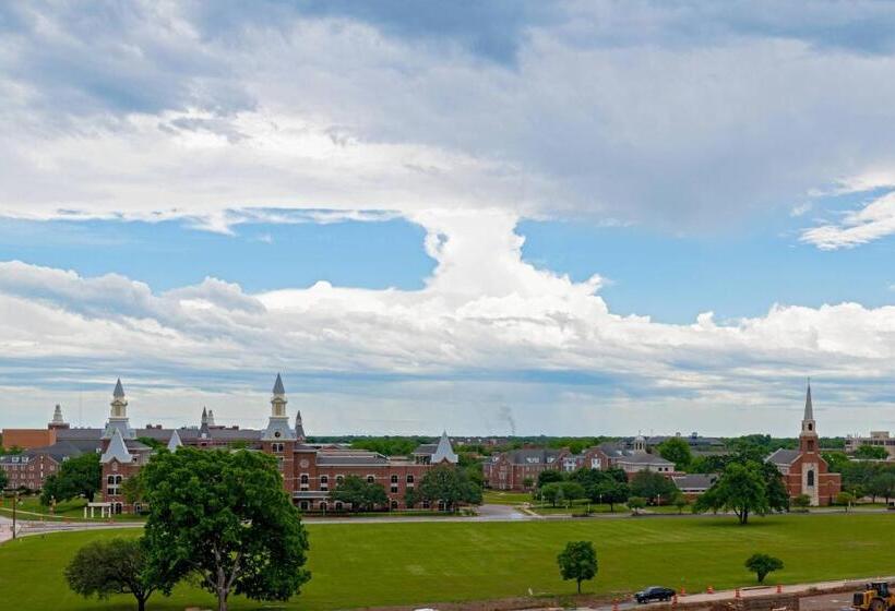 בית מלון כפרי Springhill Suites Waco