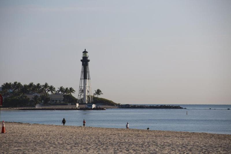 酒店 La Costa Beach Club