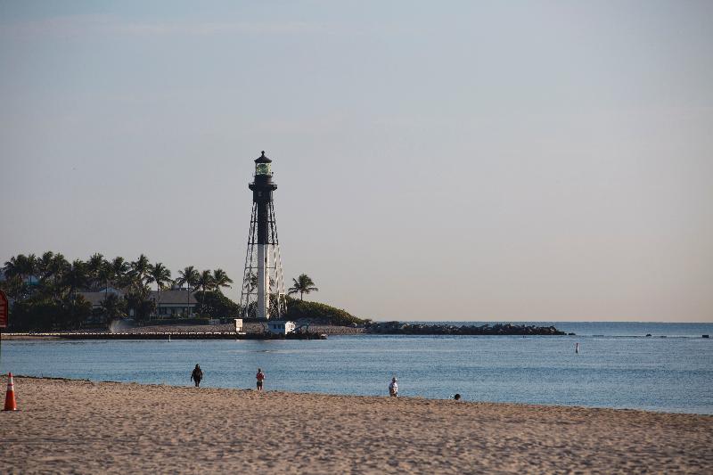 酒店 La Costa Beach Club