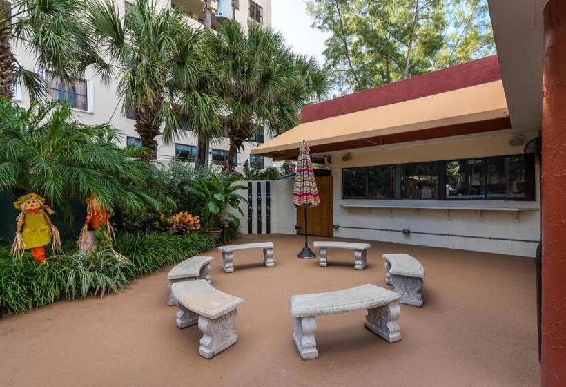 酒店 La Costa Beach Club