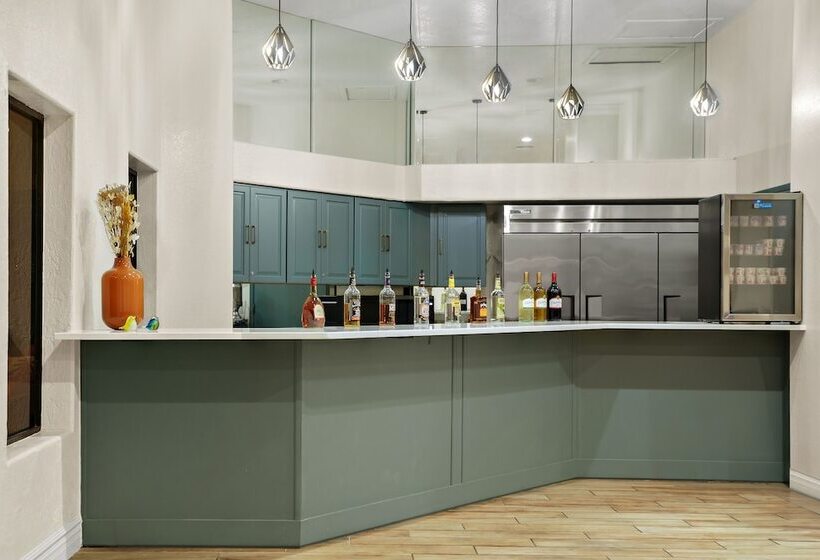 فندق La Fuente Inn & Suites