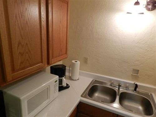 فندق La Plaza Historic  & Restaurant