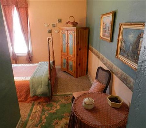 فندق La Plaza Historic  & Restaurant