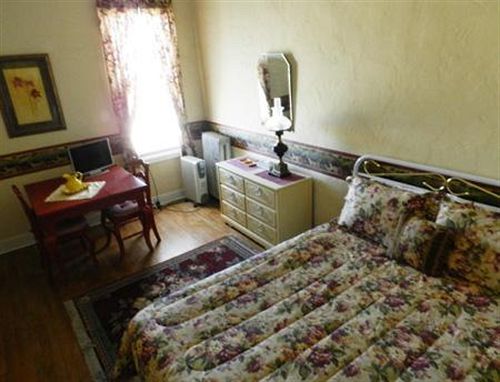 فندق La Plaza Historic  & Restaurant