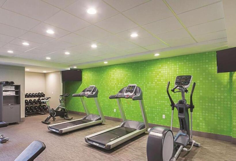 هتل La Quinta By Wyndham Austin At The Domain