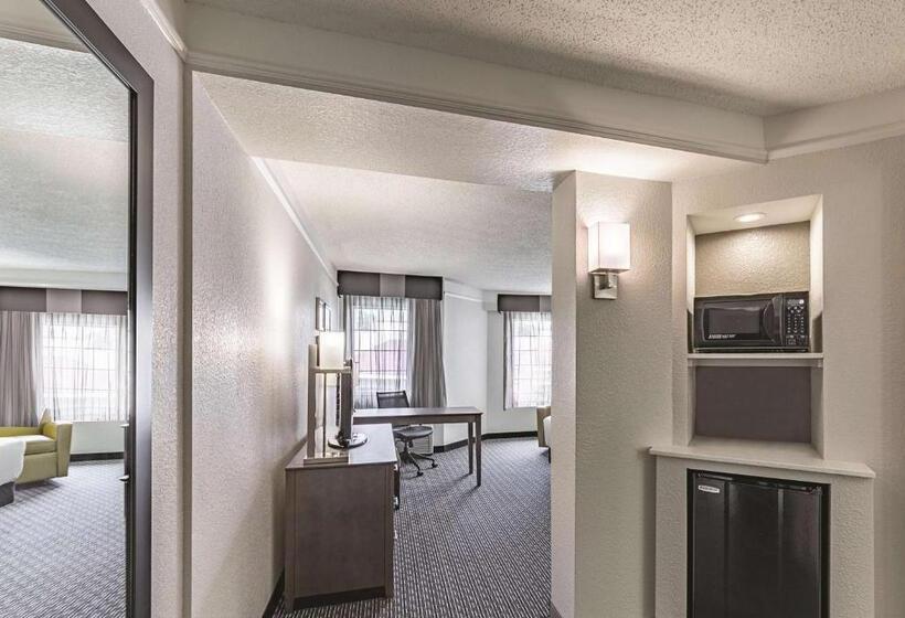 فندق La Quinta By Wyndham Austin At The Domain