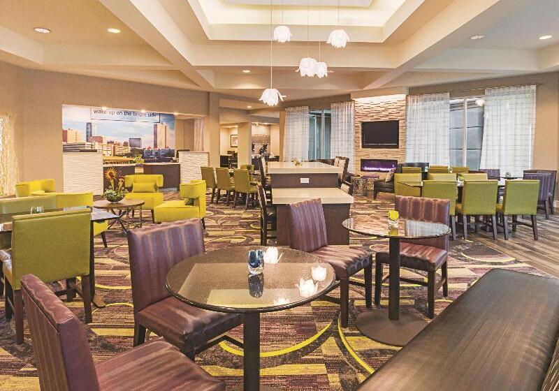 ホテル La Quinta Inn & Suites By Wyndham Fort Worth City View