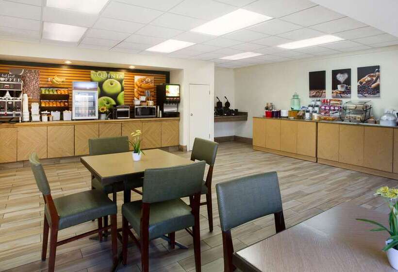 هتل La Quinta Inn By Wyndham Austin Capitol / Downtown