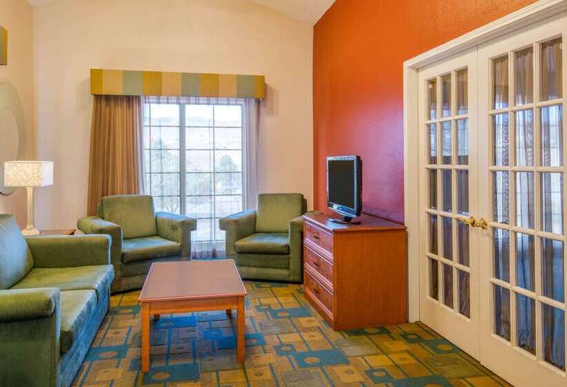 ホテル La Quinta Inn By Wyndham Colorado Springs Garden Of The Gods