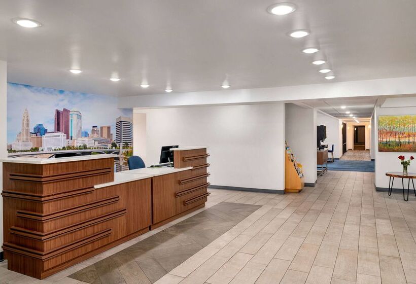 호텔 La Quinta Inn By Wyndham Columbus Airport Area